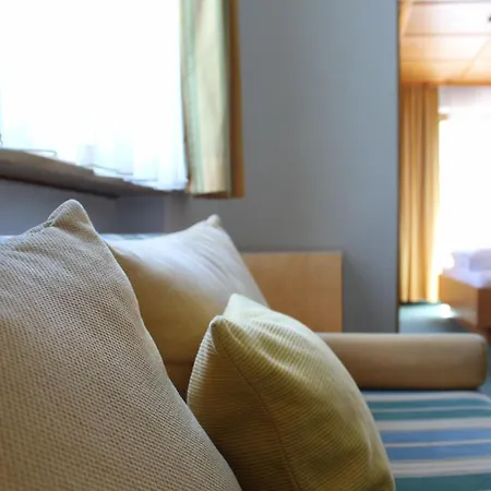 Wanderhotel Garni Cresta *