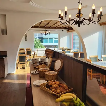 Bed & Breakfast Wanderhotel Garni Cresta Schruns