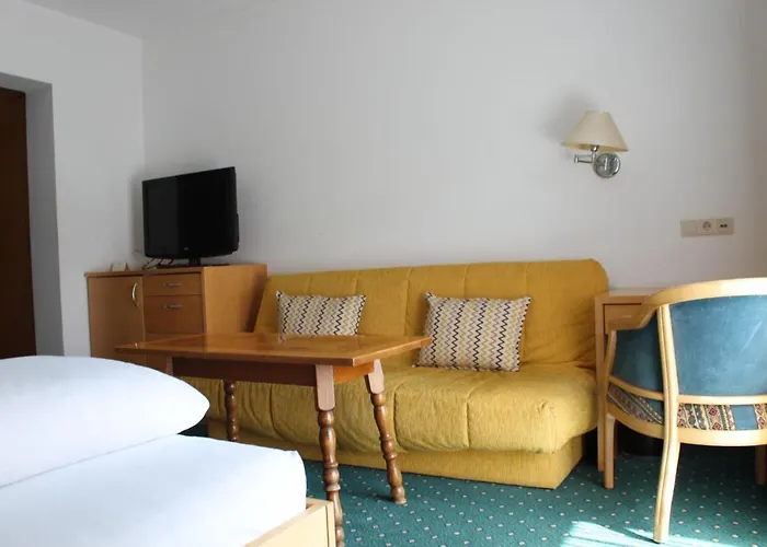 Wanderhotel Garni Cresta Bed & Breakfast Tschagguns