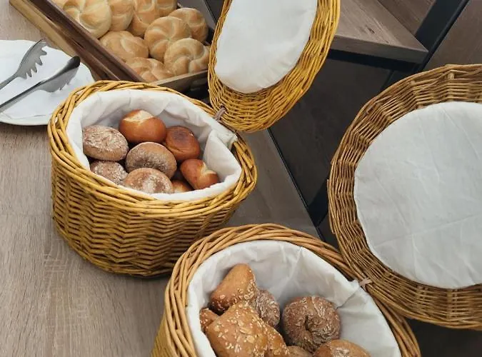 Bed & Breakfast Wanderhotel Garni Cresta