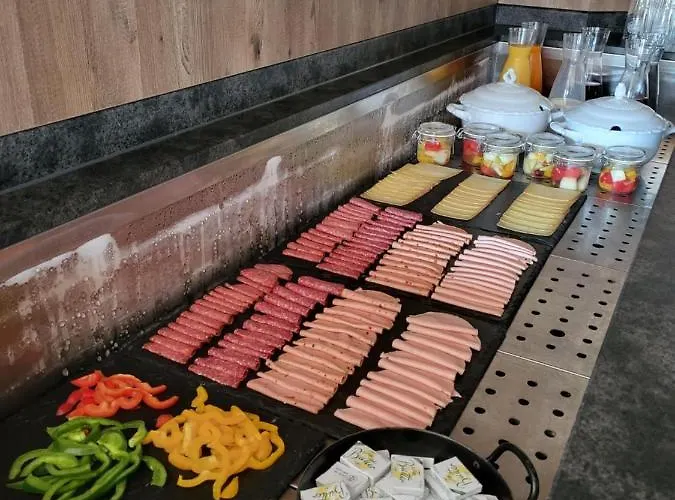 Wanderhotel Garni Cresta Nocleg ze śniadaniem 3*